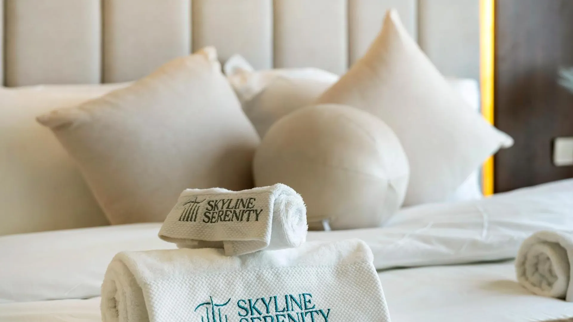 Crown Jewel 2 Bedroom Apartments I Iconic Burj Khalifa And Fountain Views I Free Parking, Gym, Pool, Wi-Fi And Ps5 I By Skyline Serenity Dubai United Arab Emirates
