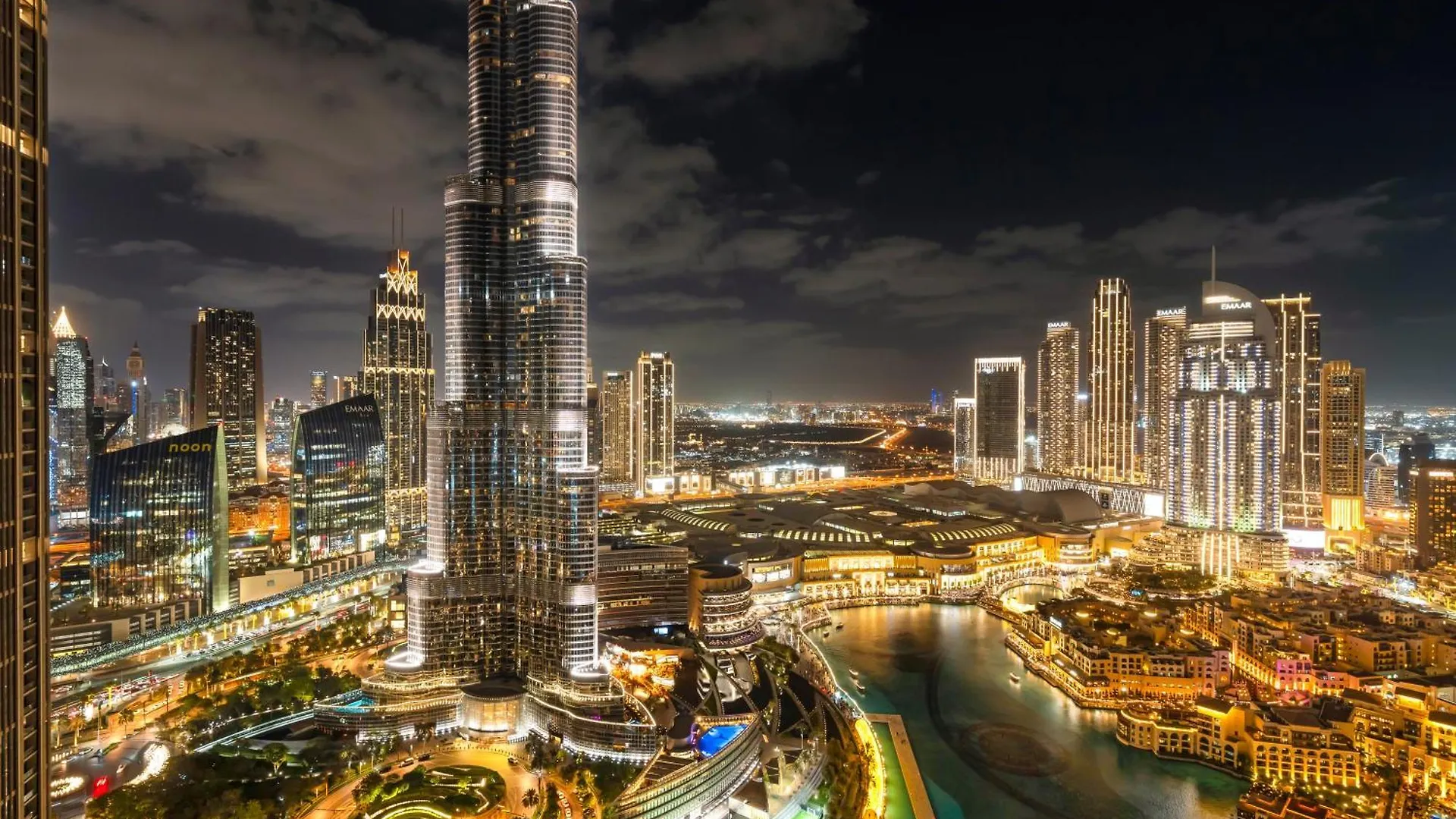 Crown Jewel 2 Bedroom Apartments I Iconic Burj Khalifa And Fountain Views I Free Parking, Gym, Pool, Wi-Fi And Ps5 I By Skyline Serenity Dubai