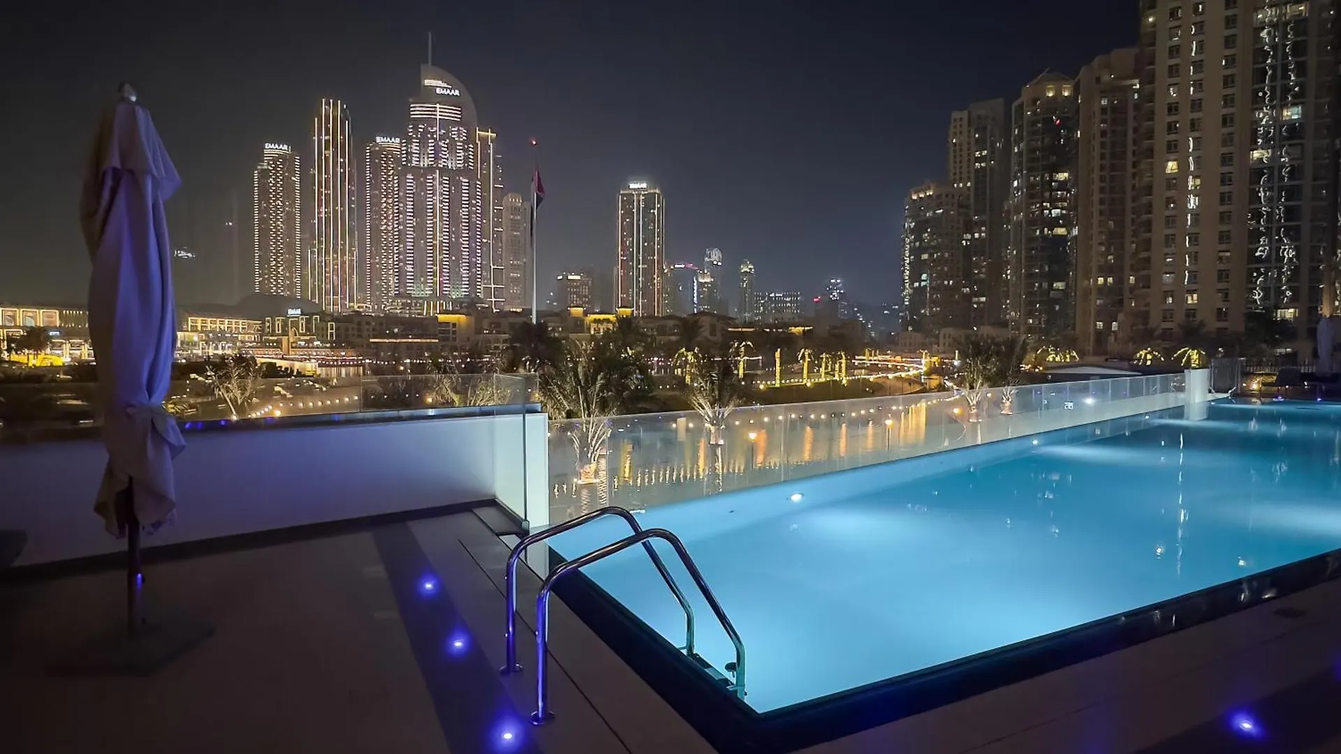 Crown Jewel 2 Bedroom Apartments I Iconic Burj Khalifa And Fountain Views I Free Parking, Gym, Pool, Wi-Fi And Ps5 I By Skyline Serenity Dubai United Arab Emirates