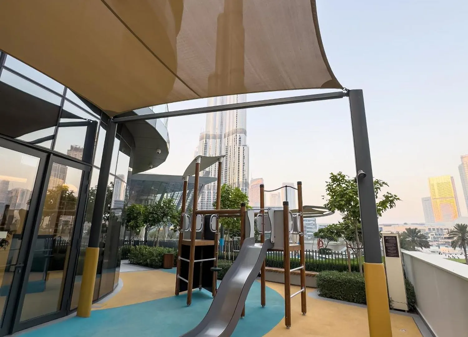 Crown Jewel 2 Bedroom Apartments I Iconic Burj Khalifa And Fountain Views I Free Parking, Gym, Pool, Wi-Fi And Ps5 I By Skyline Serenity Dubai 0*,