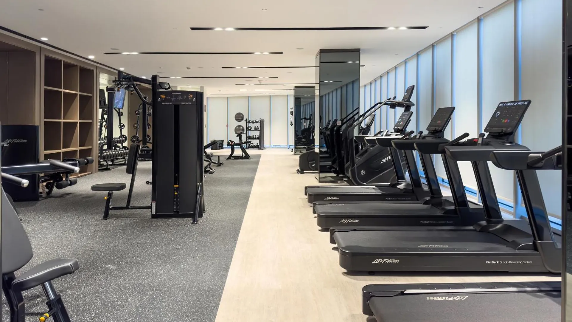 Crown Jewel 2 Bedroom Apartments I Iconic Burj Khalifa And Fountain Views I Free Parking, Gym, Pool, Wi-Fi And Ps5 I By Skyline Serenity Dubai