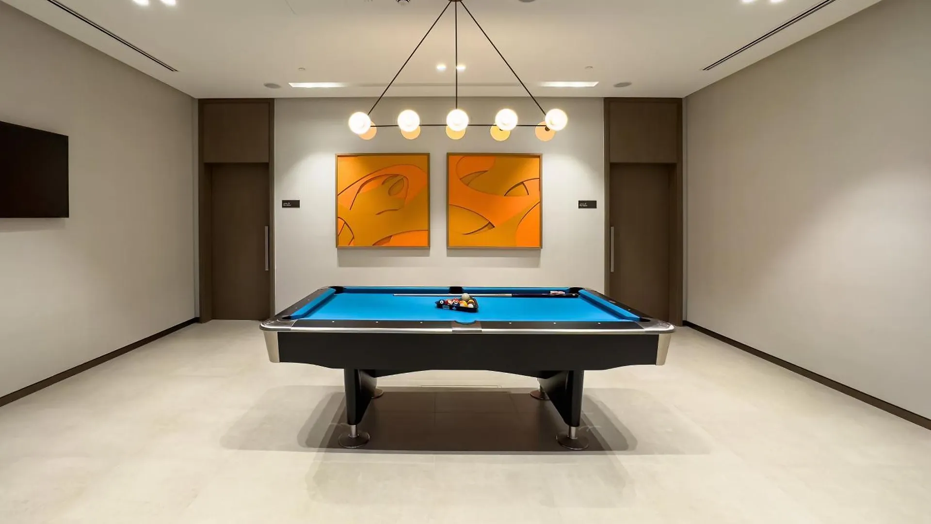Crown Jewel 2 Bedroom Apartments I Iconic Burj Khalifa And Fountain Views I Free Parking, Gym, Pool, Wi-Fi And Ps5 I By Skyline Serenity Dubai