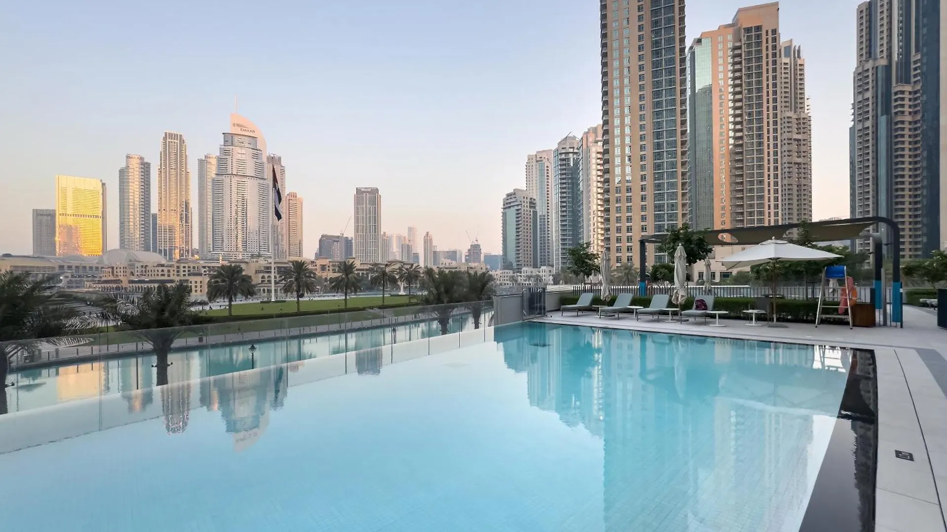 Crown Jewel 2 Bedroom Apartments I Iconic Burj Khalifa And Fountain Views I Free Parking, Gym, Pool, Wi-Fi And Ps5 I By Skyline Serenity Dubai 0*,  United Arab Emirates