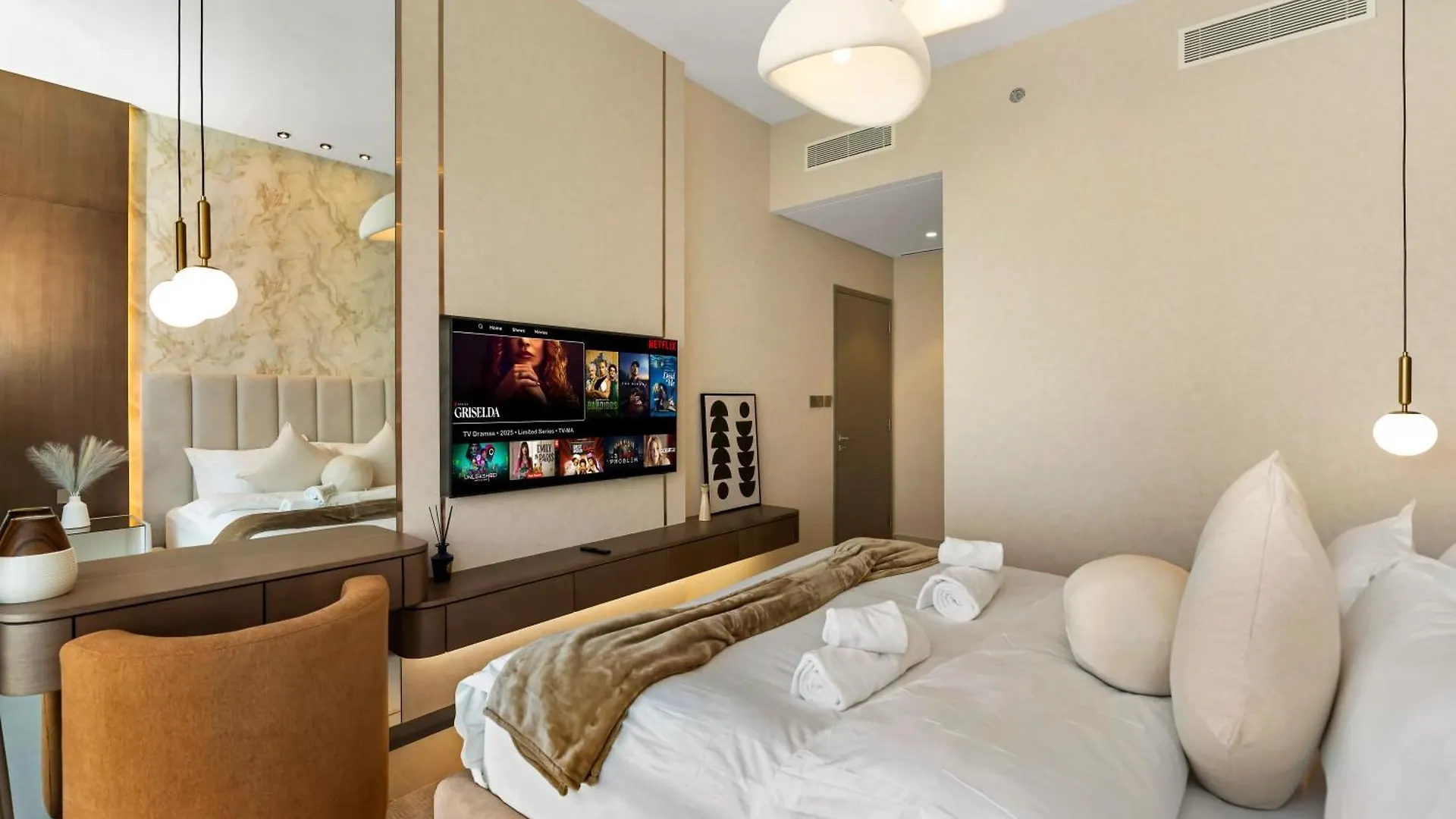 Crown Jewel 2 Bedroom Apartments I Iconic Burj Khalifa And Fountain Views I Free Parking, Gym, Pool, Wi-Fi And Ps5 I By Skyline Serenity Dubai