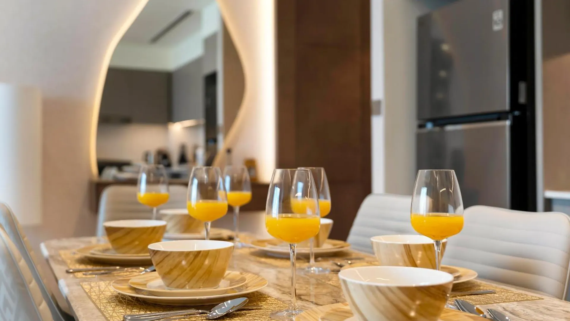 Crown Jewel 2 Bedroom Apartments I Iconic Burj Khalifa And Fountain Views I Free Parking, Gym, Pool, Wi-Fi And Ps5 I By Skyline Serenity Dubai