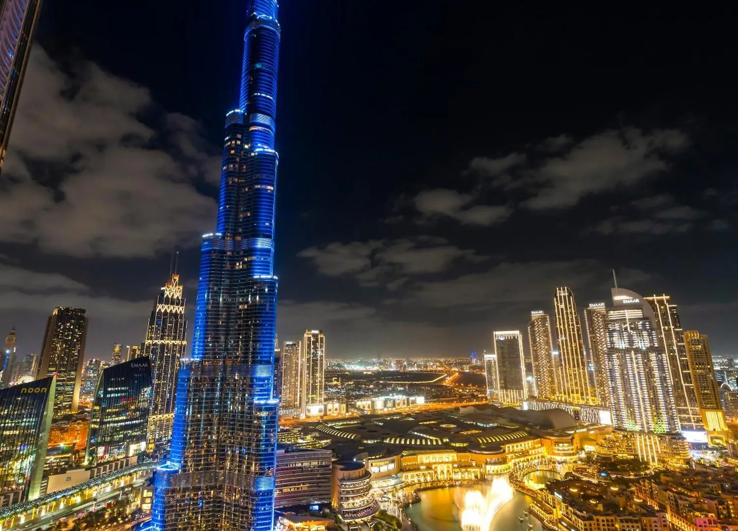 Crown Jewel 2 Bedroom Apartments I Iconic Burj Khalifa And Fountain Views I Free Parking, Gym, Pool, Wi-Fi And Ps5 I By Skyline Serenity Dubai United Arab Emirates