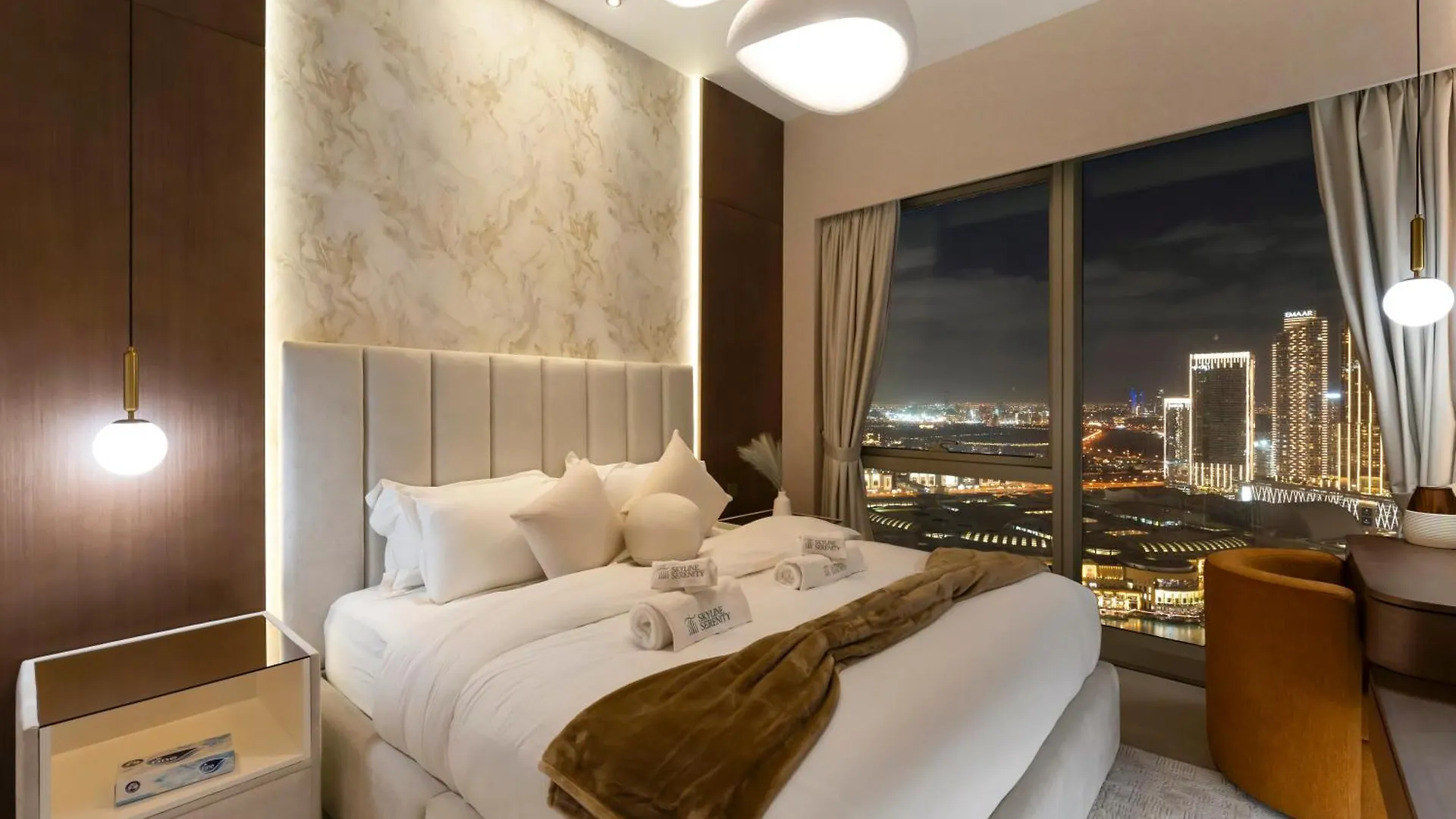 Crown Jewel 2 Bedroom Apartments I Iconic Burj Khalifa And Fountain Views I Free Parking, Gym, Pool, Wi-Fi And Ps5 I By Skyline Serenity Dubai