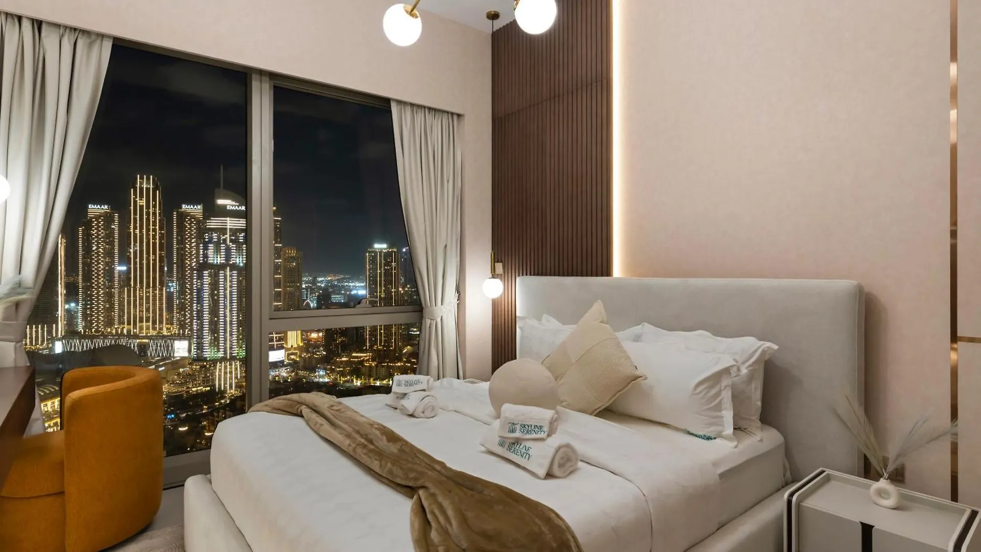 Crown Jewel 2 Bedroom Apartments I Iconic Burj Khalifa And Fountain Views I Free Parking, Gym, Pool, Wi-Fi And Ps5 I By Skyline Serenity Dubai