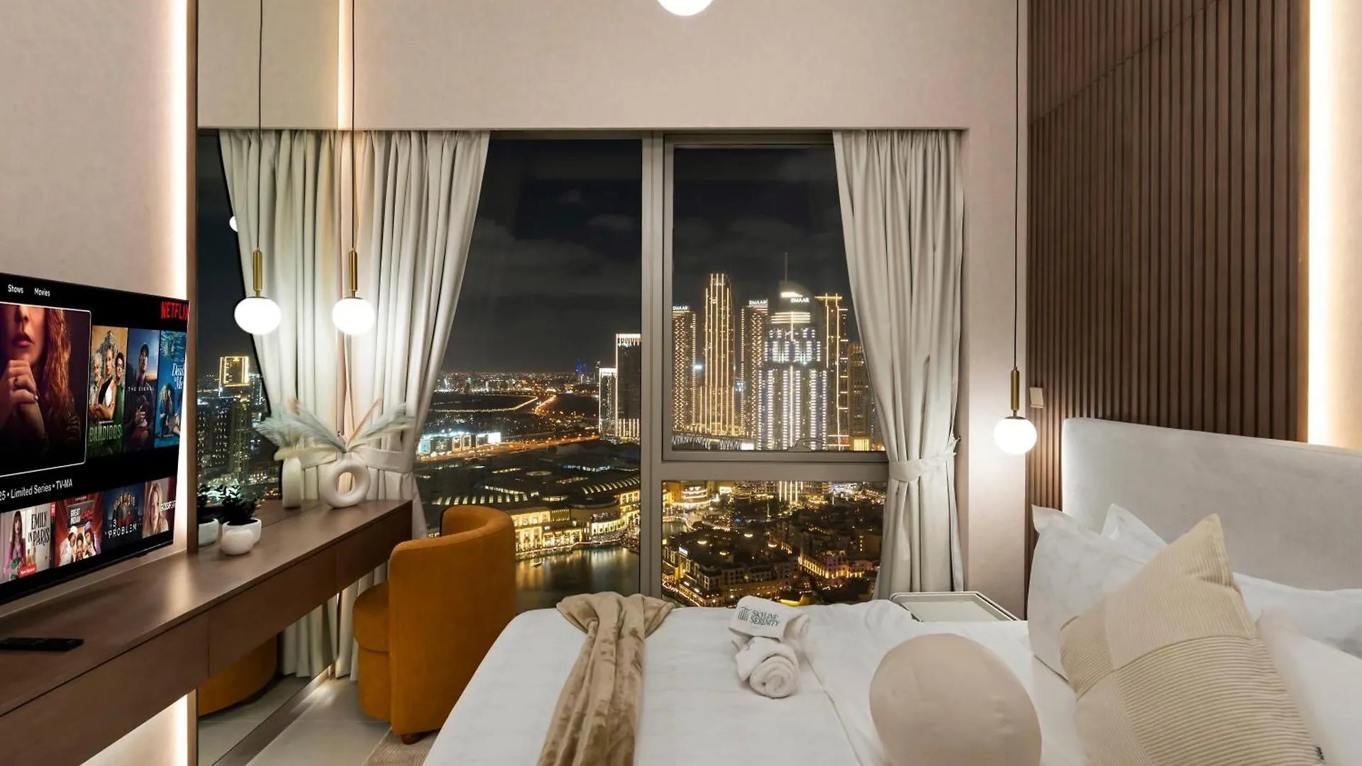 Crown Jewel 2 Bedroom Apartments I Iconic Burj Khalifa And Fountain Views I Free Parking, Gym, Pool, Wi-Fi And Ps5 I By Skyline Serenity Dubai