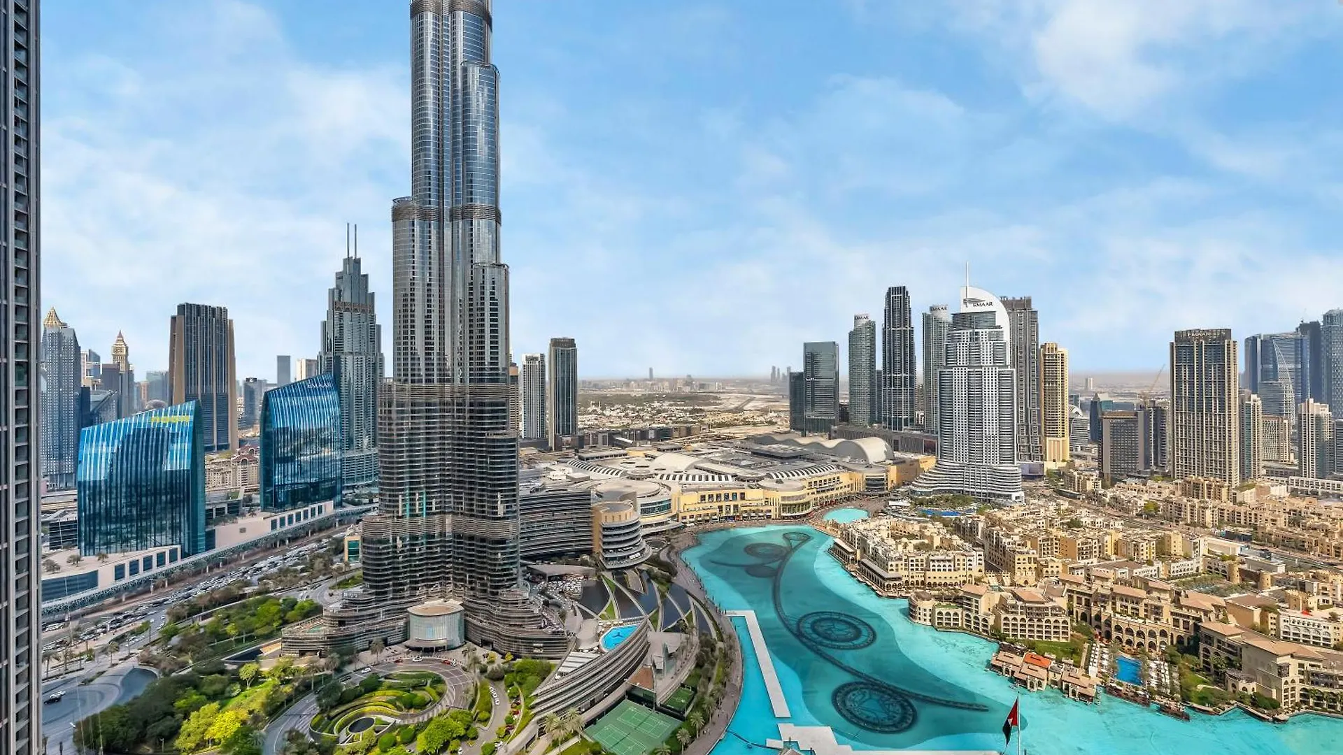 Crown Jewel 2 Bedroom Apartments I Iconic Burj Khalifa And Fountain Views I Free Parking, Gym, Pool, Wi-Fi And Ps5 I By Skyline Serenity Dubai