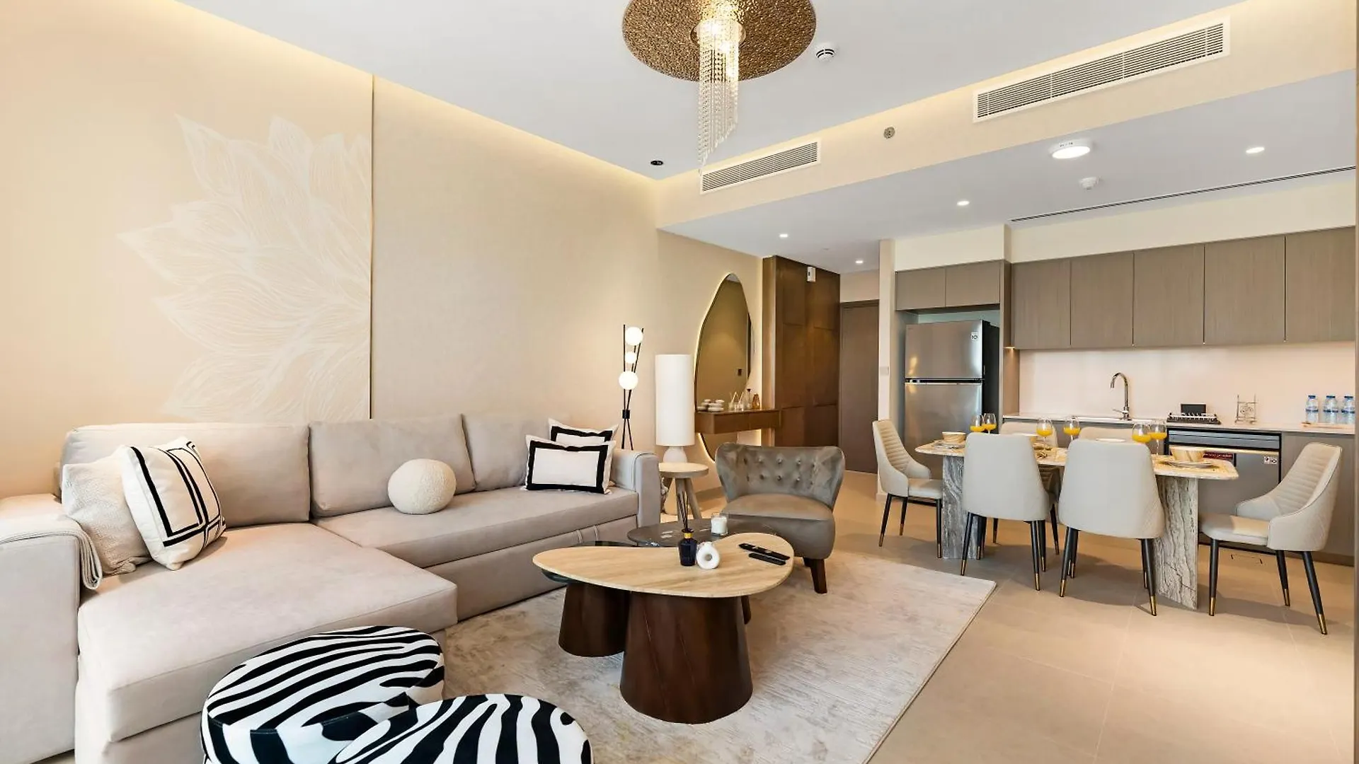 Crown Jewel 2 Bedroom Apartments I Iconic Burj Khalifa And Fountain Views I Free Parking, Gym, Pool, Wi-Fi And Ps5 I By Skyline Serenity Dubai