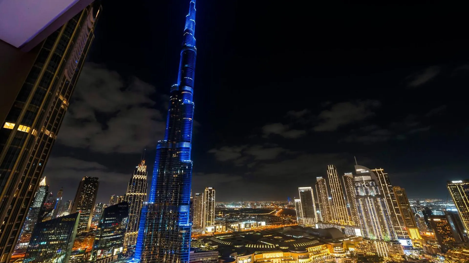 Crown Jewel 2 Bedroom Apartments I Iconic Burj Khalifa And Fountain Views I Free Parking, Gym, Pool, Wi-Fi And Ps5 I By Skyline Serenity Dubai 0*,