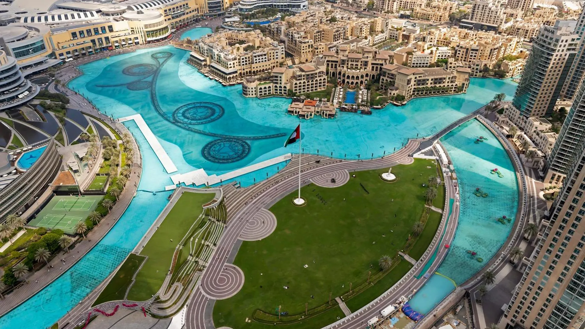 Crown Jewel 2 Bedroom Apartments I Iconic Burj Khalifa And Fountain Views I Free Parking, Gym, Pool, Wi-Fi And Ps5 I By Skyline Serenity Dubai
