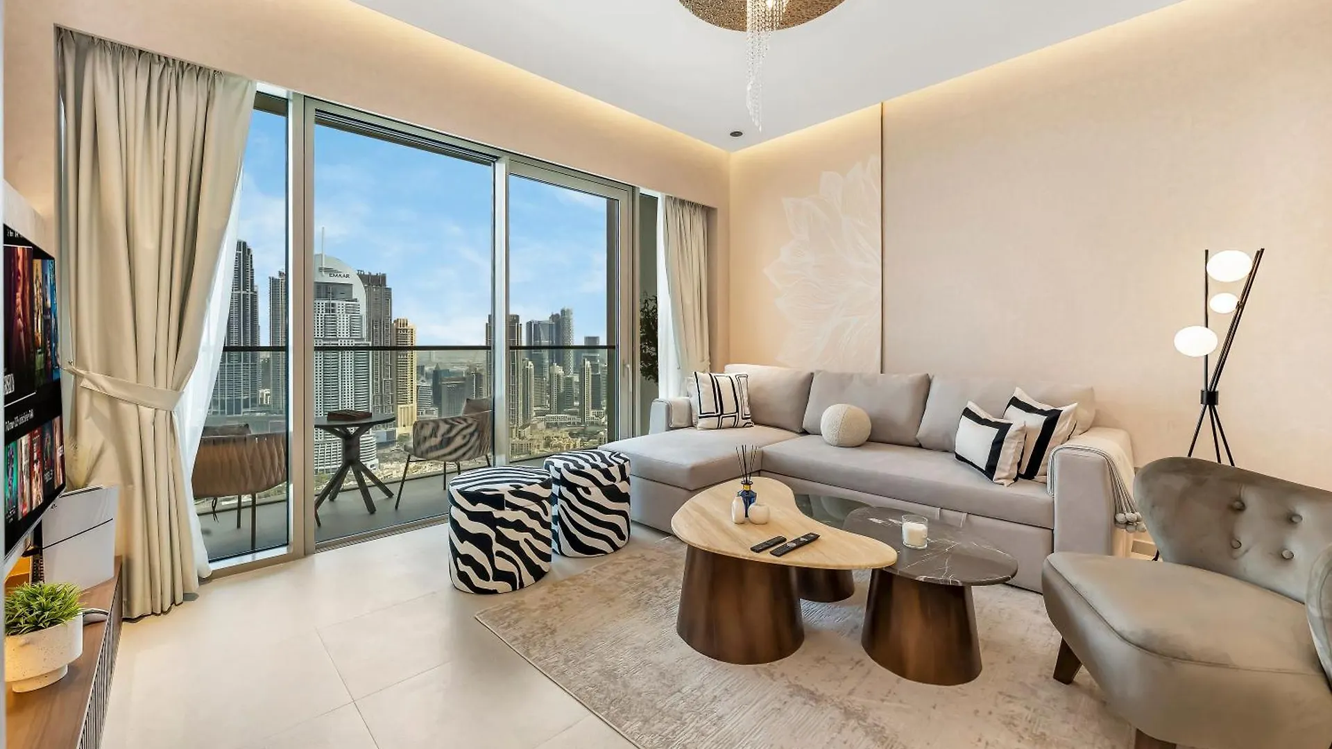 Crown Jewel 2 Bedroom Apartments I Iconic Burj Khalifa And Fountain Views I Free Parking, Gym, Pool, Wi-Fi And Ps5 I By Skyline Serenity Dubai 0*,  Vereinigte Arabische Emirate