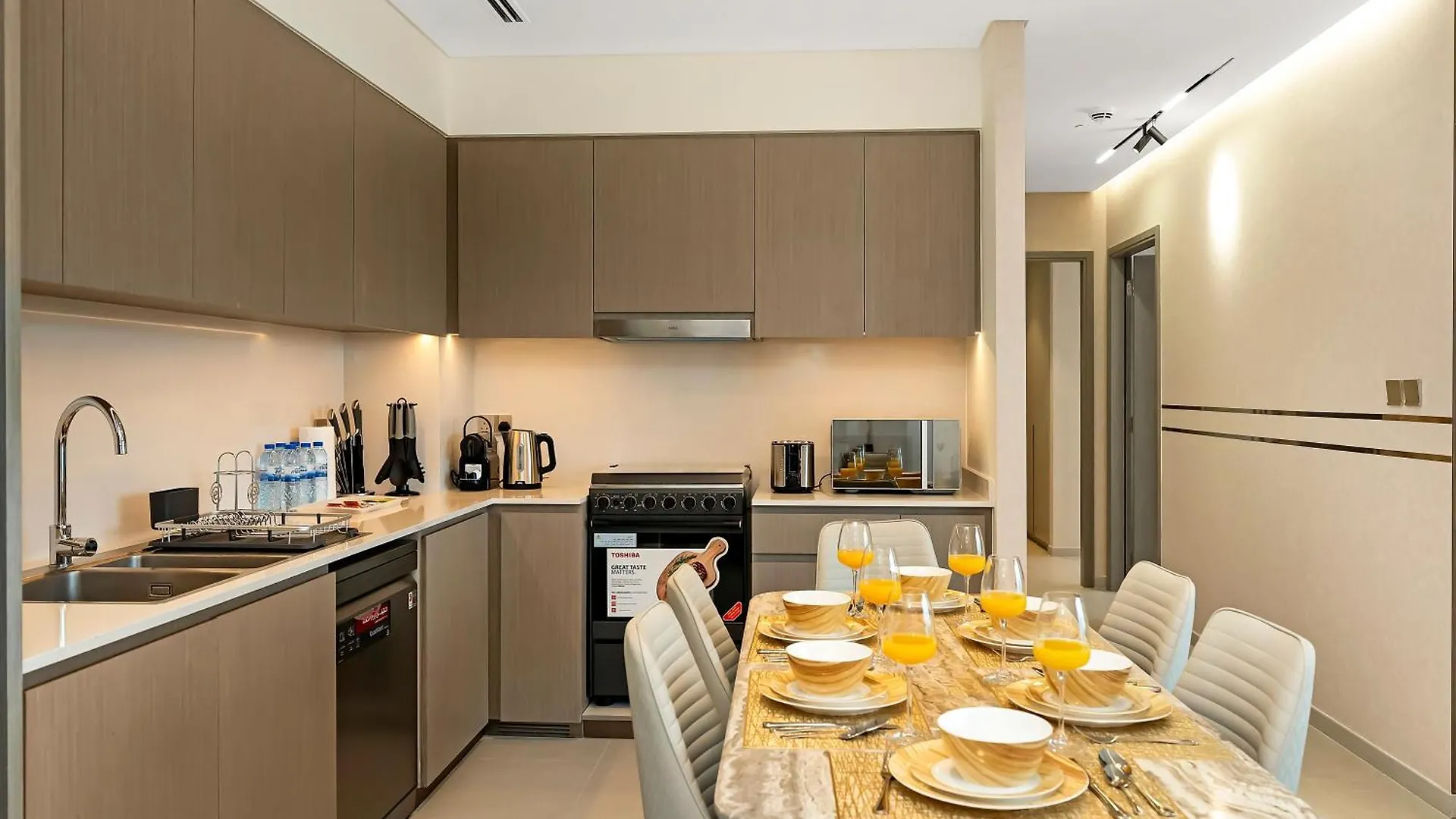 Crown Jewel 2 Bedroom Apartments I Iconic Burj Khalifa And Fountain Views I Free Parking, Gym, Pool, Wi-Fi And Ps5 I By Skyline Serenity Dubai