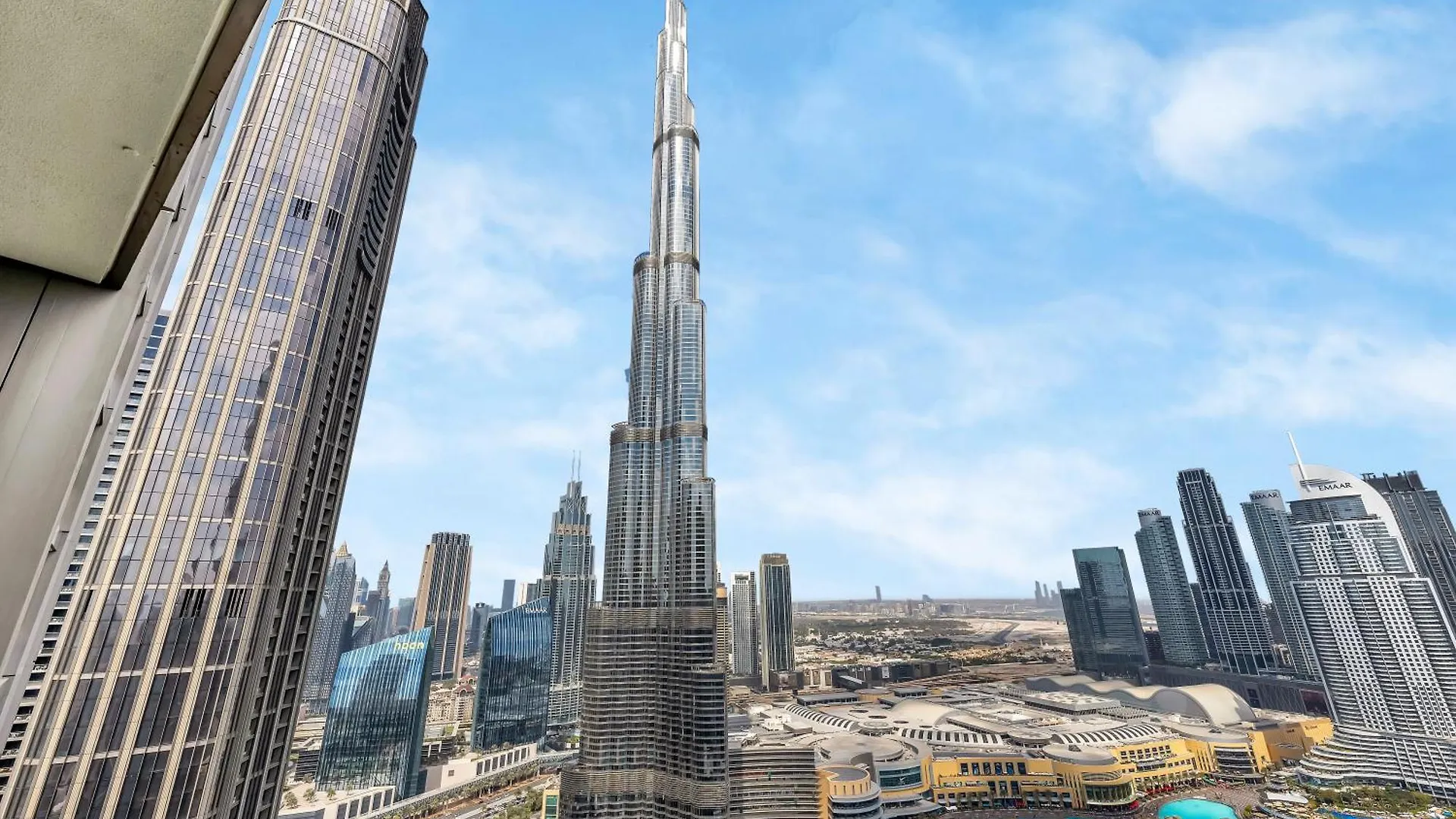 Crown Jewel 2 Bedroom Apartments I Iconic Burj Khalifa And Fountain Views I Free Parking, Gym, Pool, Wi-Fi And Ps5 I By Skyline Serenity Dubai